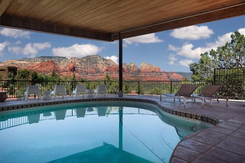 As Seen in Conde Nast Traveler - Modern Luxury - Epic Red Rock Views - Private Trail Access - Sauna, Steam Room, Hot Tub, Pool and Wellness Services Condo in Sedona