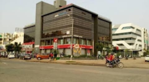 Property building, Day, Street view, Location, Parking