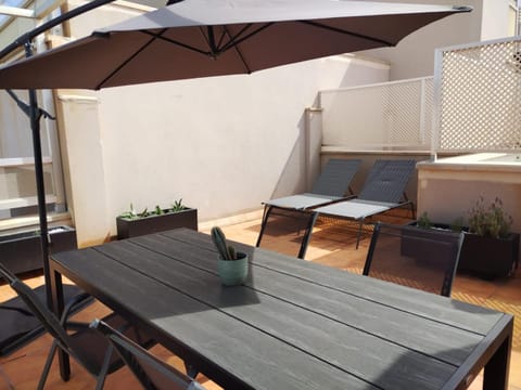 Balcony/Terrace, sunbed