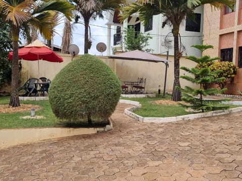 APPART HOTEL MIREILLE Liebeshotel in Yaoundé