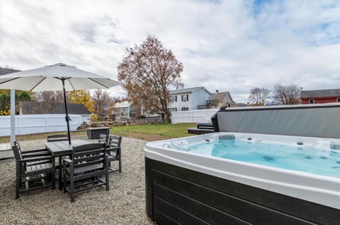 Patio, Hot Tub