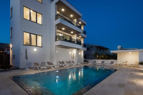 Property building, Swimming pool