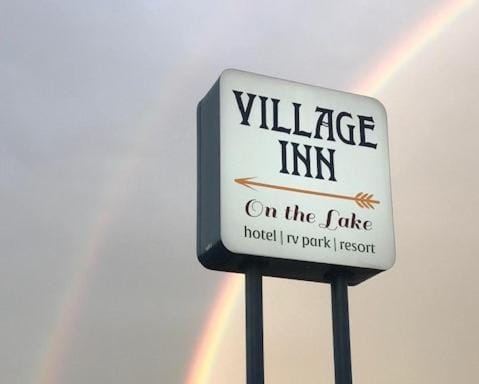 Village Inn on the Lake Hotel in Two Rivers