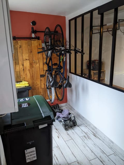 Facade/entrance, Cycling