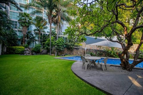 New! Bamboo Executive (Pool & Restaurant) Apartment in Cuernavaca