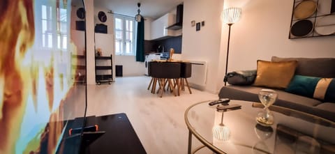 L'Art Déco 3 étoiles Wifi, Netflix, Disney, Coeur de Bastide Apartamento in Villefranche-de-Rouergue