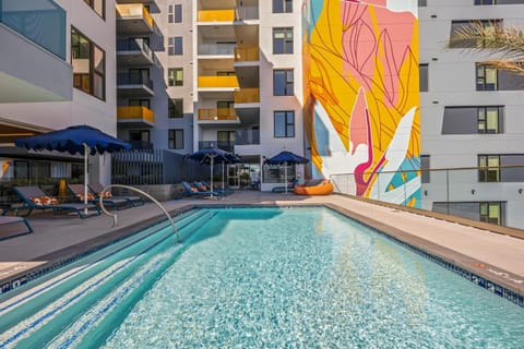 Spacious Hollywood Apartments with Pool/Gym/Free Parking Condo in Hollywood