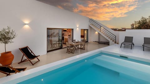 Balcony/Terrace, Seating area, Pool view, Swimming pool