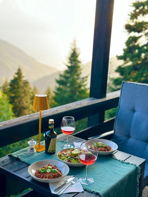 Balcony/Terrace, Food and drinks, Mountain view