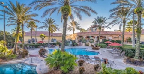 CozyKey Vacation Rentals - Regal Palms House in Four Corners
