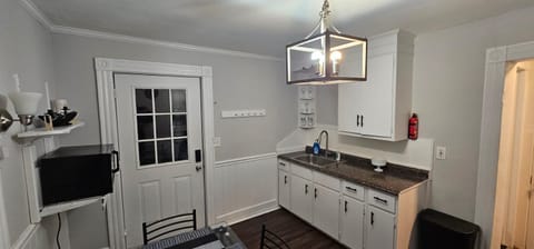 Private Apt in Middletown-Wesleyan Apartment in Middletown