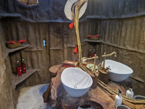 Original Maasai Lodge – Africa Amini Life Albergue natural in Kenya