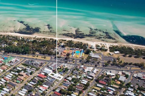 Neighbourhood, Bird's eye view, Beach