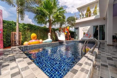 Luxurious and Playful 5 Bedroom Pool Villa CC Villa in Pattaya City