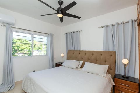 Bed, Photo of the whole room, Bedroom, air conditioner