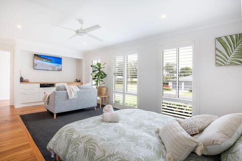 Morton Sonas - Pet Friendly - 5 Mins Walk to Beach House in Callala Bay