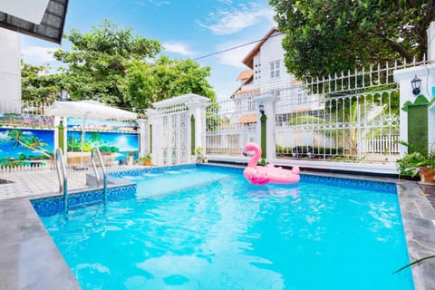 Patio, Day, Pool view, Swimming pool, sunbed