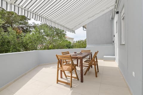 Property building, Balcony/Terrace