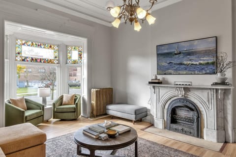 Spacious Second Empire Suite at The Platt Mansion Apartment in Buffalo