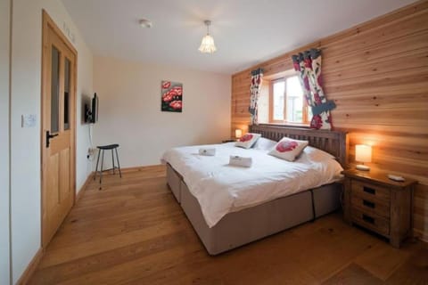 Poplar Tree Eco Lodge Apartment in Wales