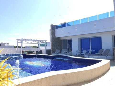 Mansion en la playa con piscina Cartagena Villa in La Boquilla