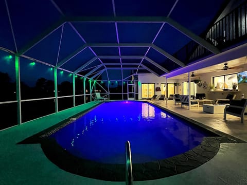 Night, Pool view, Swimming pool, sunbed