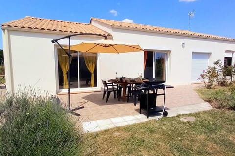 Patio, Garden, Dining area, Garden view