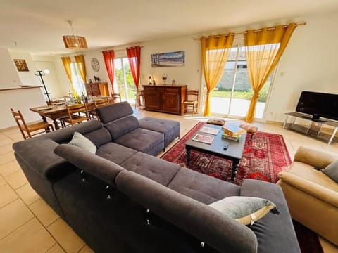 "VILLA MILARD" Maison, 8 personnes, grand jardin clos, chiens bienvenus House in Talmont-Saint-Hilaire