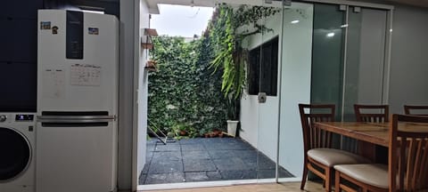 Garden view, washing machine, dryer