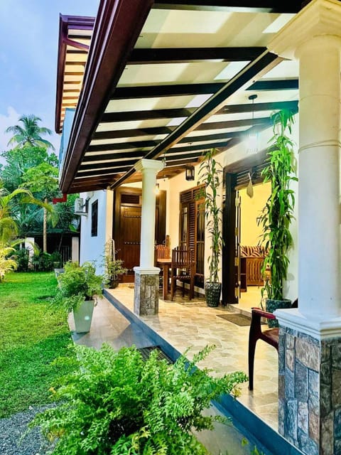 Property building, Day, Garden, Garden view