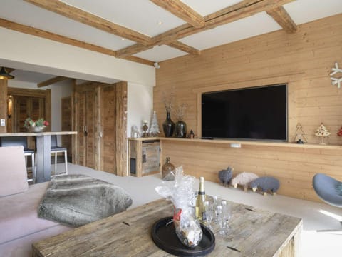 Duplex 4 ch luxe Courchevel 1850 centre & pistes, WiFi, Apple TV, casiers à skis - FR-1-631-179 Apartment in Saint-Bon-Tarentaise