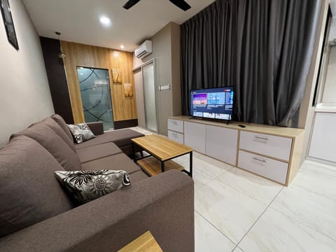 Communal lounge/ TV room, TV and multimedia, Living room, Seating area, Evening entertainment