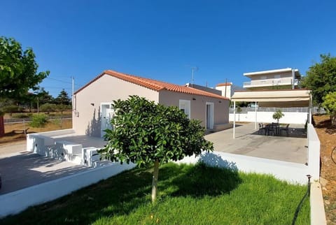 Property building, Spring, Day, Garden, Garden view