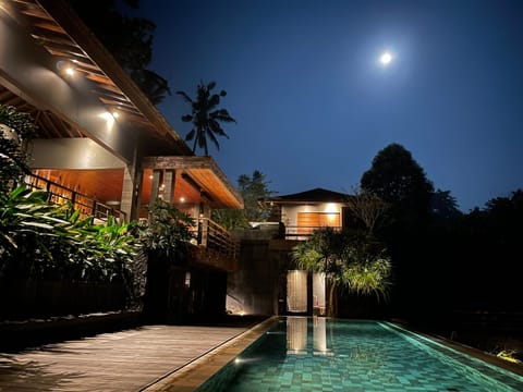 Bali River Retreat Villa in Marga