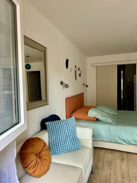 The home Privacy Bed and Breakfast in Marseille