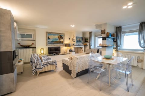 Villa Liliana - Ancora - Esclusivo con Accesso Diretto alla Spiaggia House in Varigotti