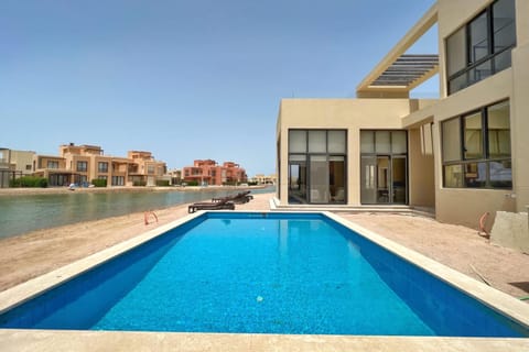 Haute & Eclectic 4 BDR Villa Tawila Private Pool Chalet in Hurghada