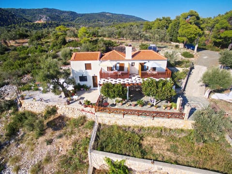 Property building, Day, Natural landscape, Bird's eye view, Mountain view