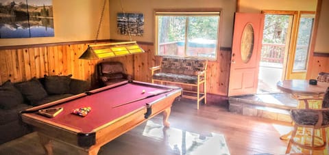 Hot Tub Pool Table Mountain Views Large Redwood Decks near Best Beaches Heavenly Ski Area and Casinos 9 Casa in Round Hill Village