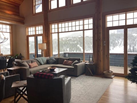 Penthouse 1 by Moonlight Basin Lodging Albergue natural in Big Sky