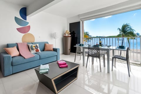 Living room, Dining area, Sea view