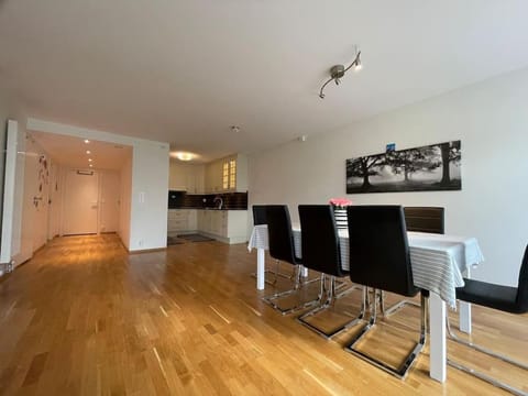 84m2 3 sleeping rooms which direct traffic to airport and city center Condo in Bergen