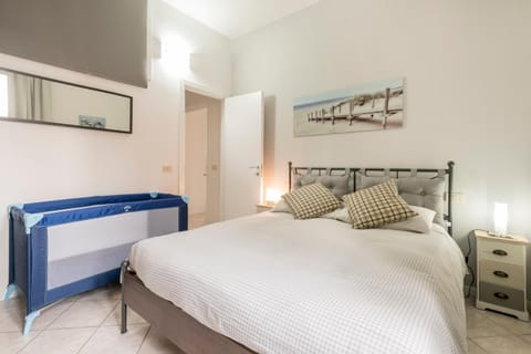 Casa Sofia -Airport free shuttle-H24 Condo in Bergamo