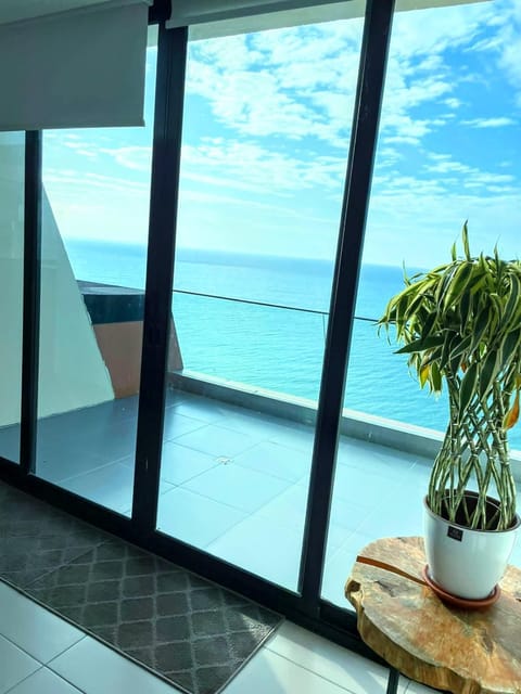Elegante Apartamento de dos Habitaciones Condominio POSEIDON con Vista al Mar Condo in Manta