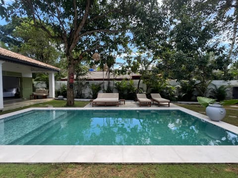 Pool view, Swimming pool, sunbed