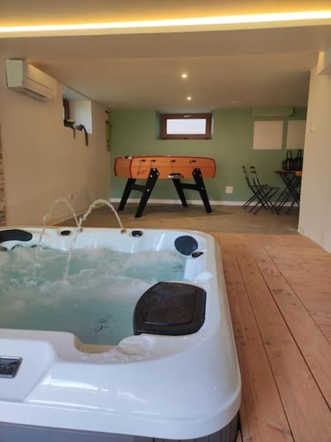 Game Room, Hot Tub, Hot Tub, Spa and wellness centre/facilities