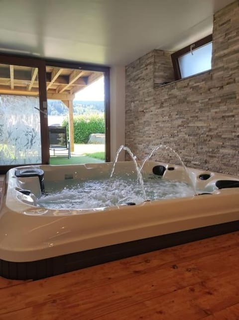 Hot Tub, Hot Tub, Spa and wellness centre/facilities