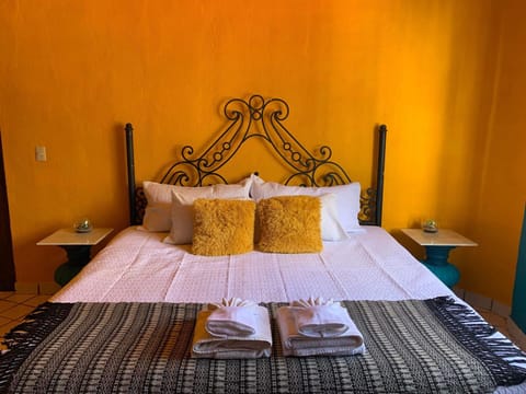 VILLA OASIS PV-NARANJA ROOM Bed and Breakfast in Puerto Vallarta