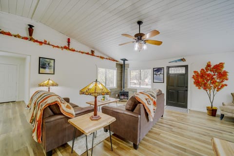 Pet-Friendly Payson Cabin with Game Room! Casa in Gila County