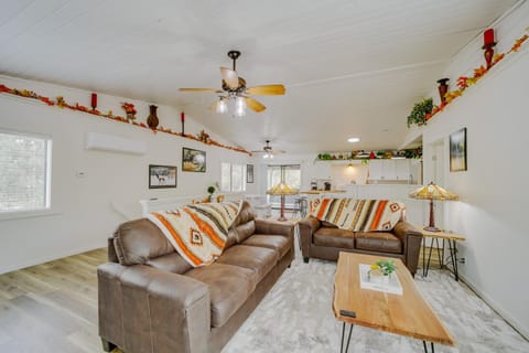Pet-Friendly Payson Cabin with Game Room! Maison in Gila County